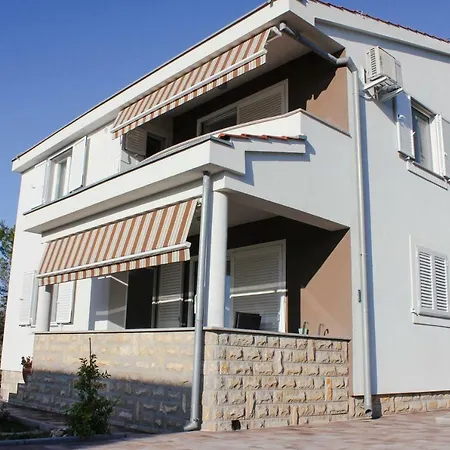 Διαμέρισμα Elvira