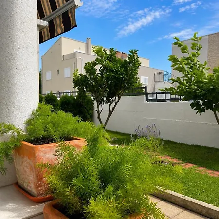 Elvira Appartement *