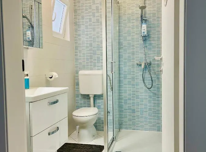 Elvira 아파트 자톤